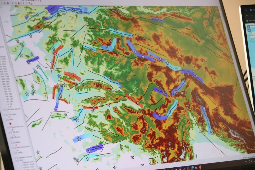 Deprem profesörü en yakın ve yüksek riskli bölgeyi açıkladı: Bölgede kırılmamış varlar var - Resim: 8
